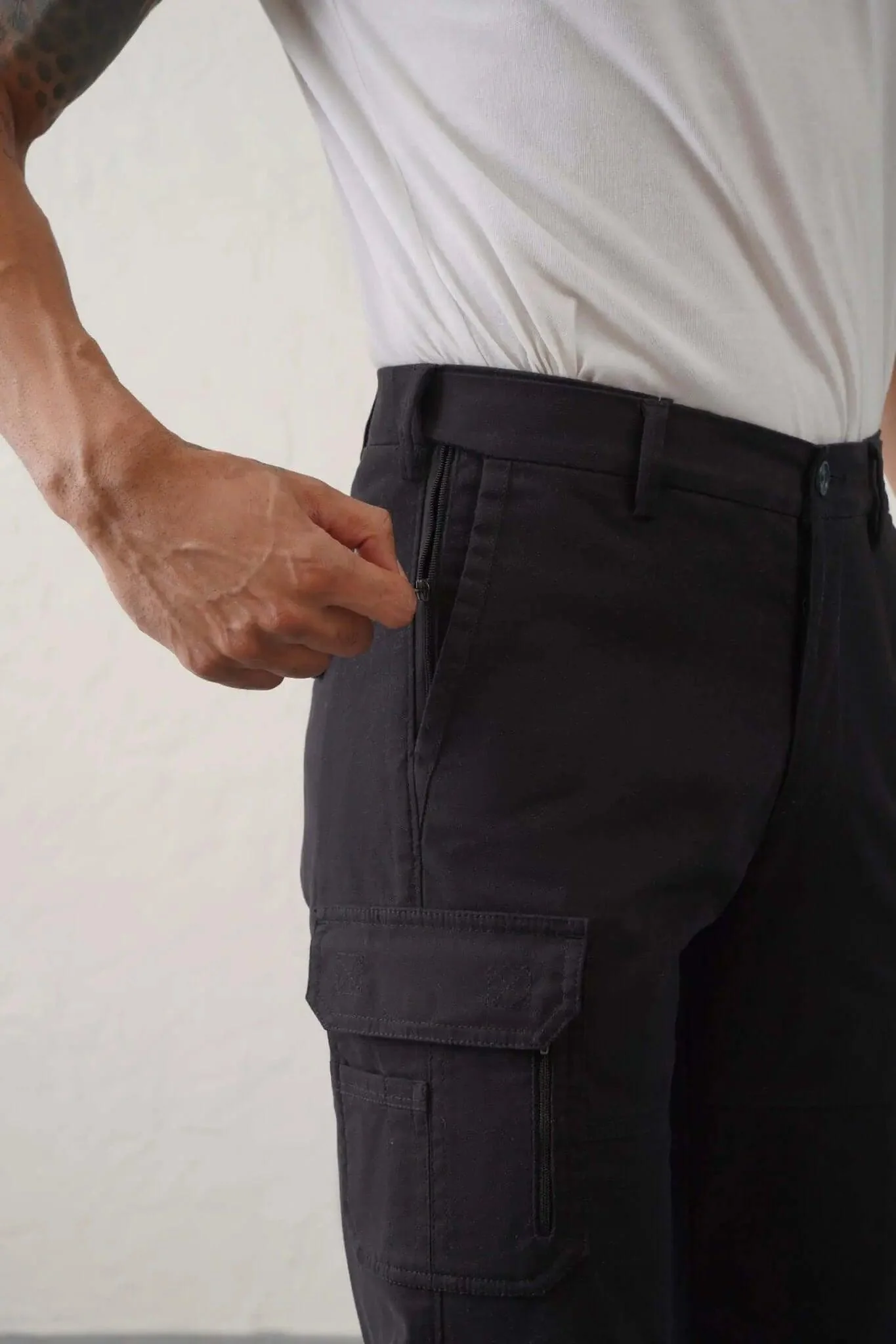 The Regular Fit Pro Cargo Pants - Black - Image 4